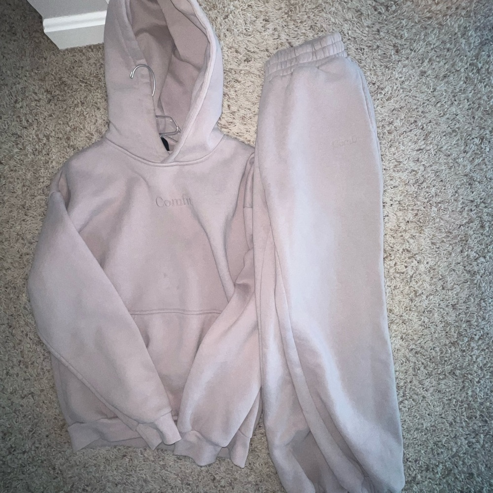 Comfrt signature fit hoodie and sweatpants size large